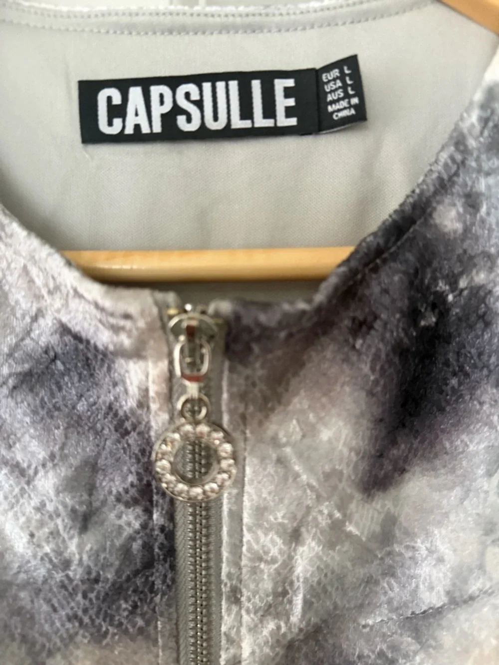 Tie-Dye Crop Tank & Ruched Mini Skirt Set - Gray/Black - Picture 3 of 3